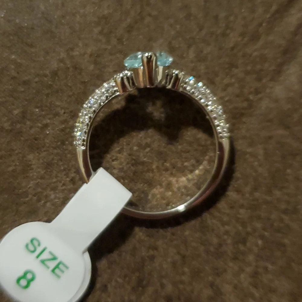 Ladies ring size 8 - Picture 5 of 7
